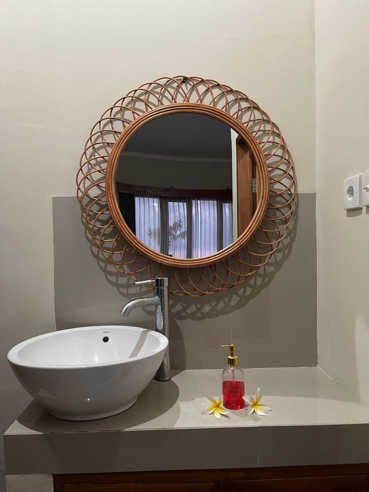 Canggu Nadi 2 Guest House Экстерьер фото